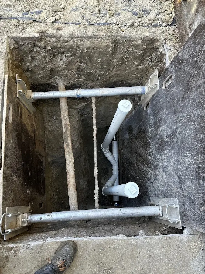 Experienced plumber completing Gas Line Repair work in Carlyss